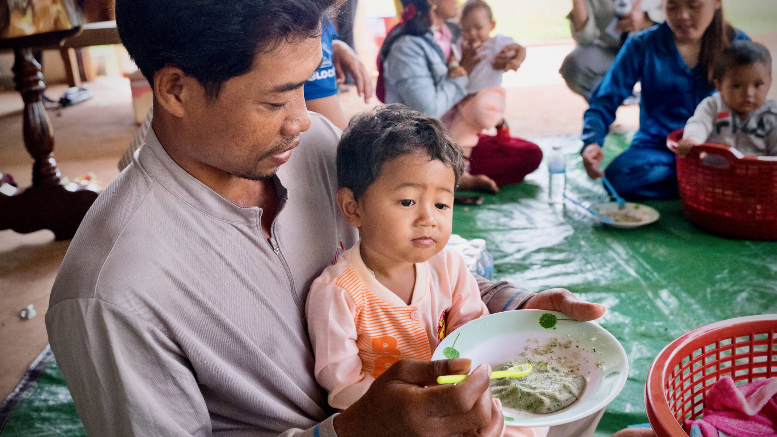 Kambodscha_MUSEFO_Training Complementary Feeding – involving men- Moringa_highres_Michael Jooss-18