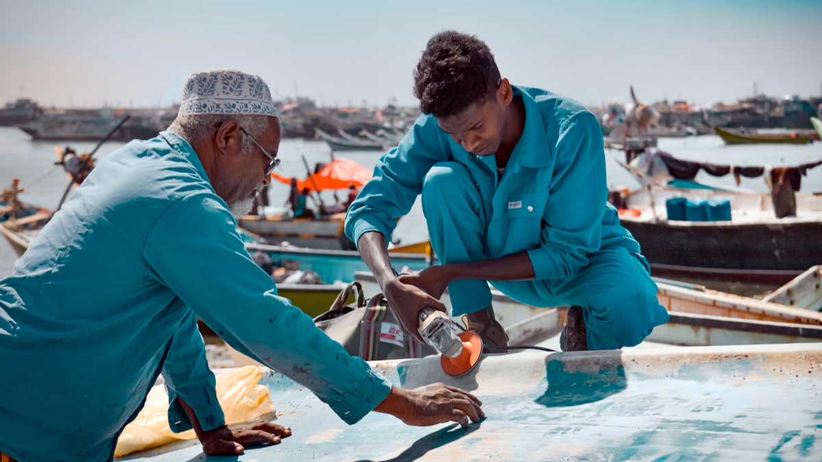 Picture 5_Training for young men in boat repair Yemen